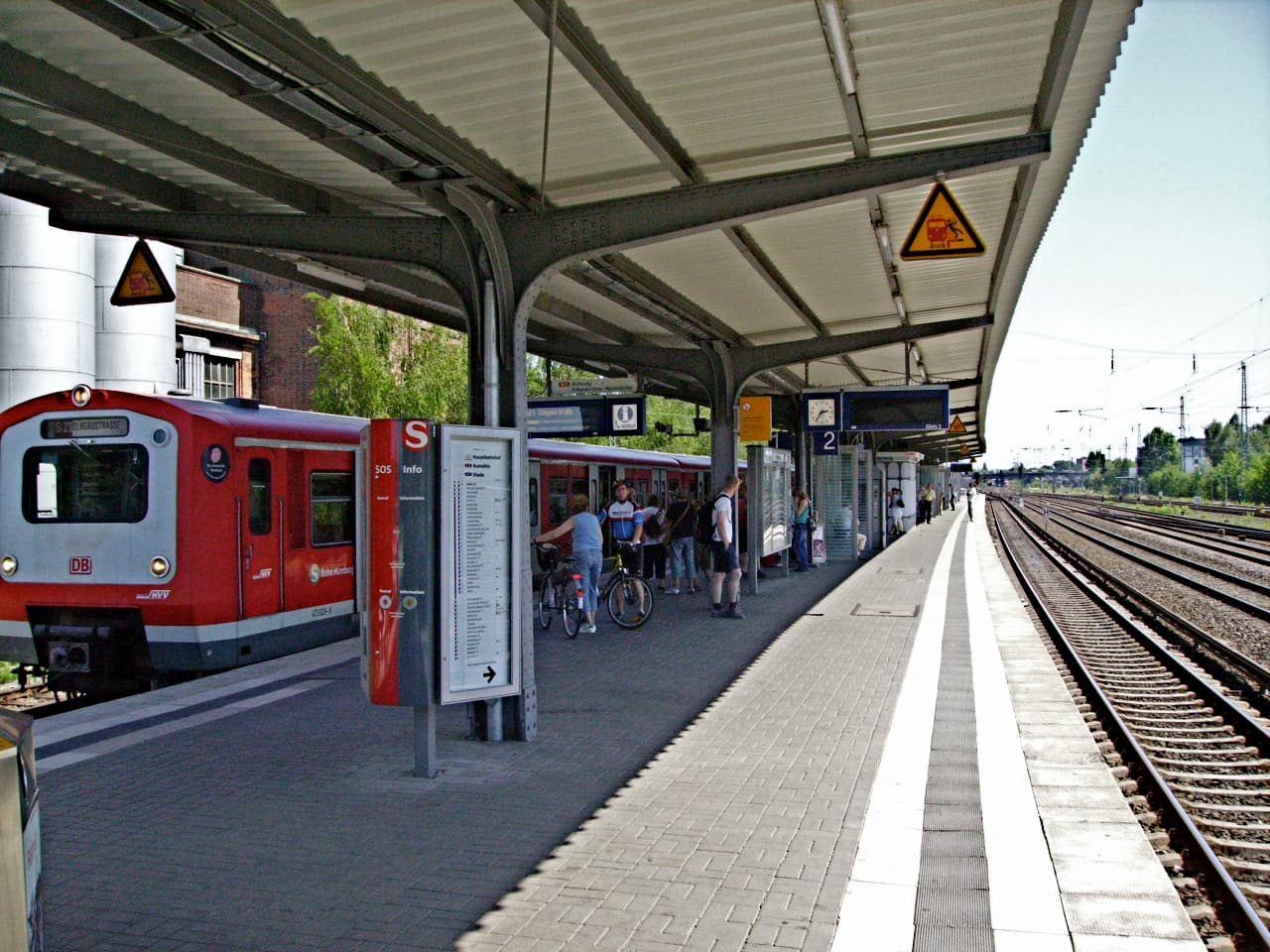 Raubüberfälle auf Seniorinnen in Osdorf und Eidelstedt: Polizei sucht Zeugen