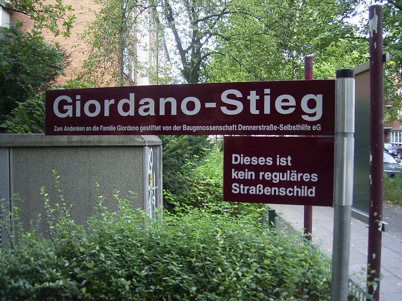 Ermittlungen nach politisch motiviertem Angriff in Barmbek-Nord: Staatsschutz sucht Zeugen
