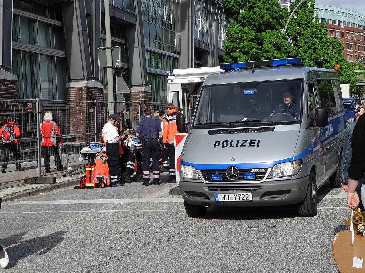 Großeinsatz in Hamburg-Wilhelmsburg: Sieben Festnahmen nach nächtlichem Einbruch in Lagerhalle