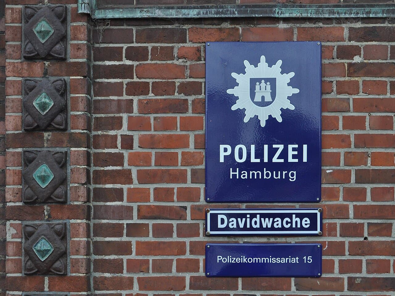 Sexualdelikt auf St. Pauli: Polizei Hamburg sucht nach Zeugen nach Übergriff in der Simon-von-Utrecht-Straße